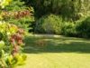 UNIQUE: Familiendomizil mit Garten an der Amper - Zahlreiche blühende Sträucher
